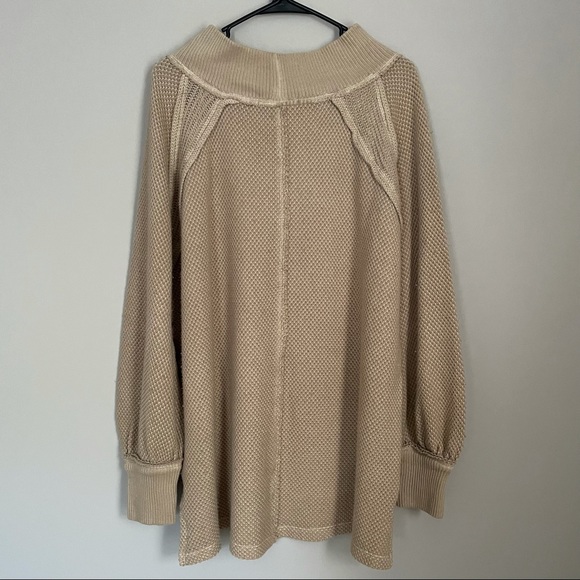 SOLD 🥳 Free People Mock Neck Oversized Top - Picture 5 of 7